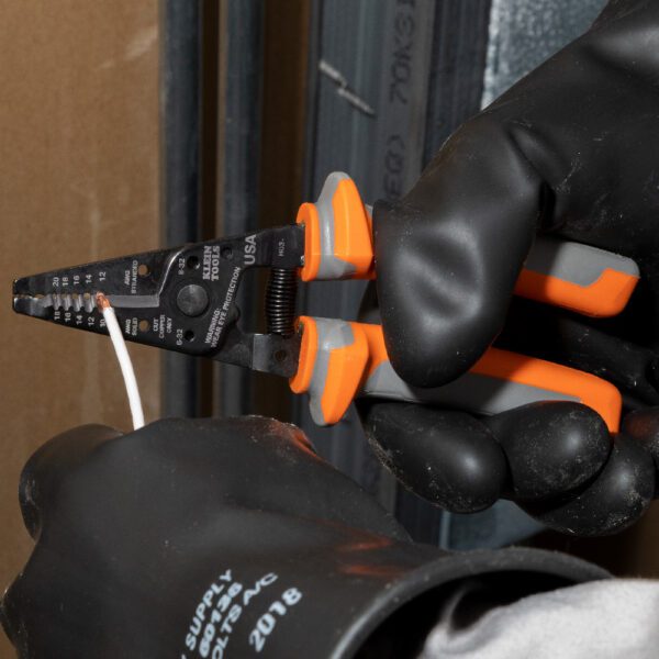 Insulated Klein-KurveÂ® Wire Stripper and Cutter - Image 3