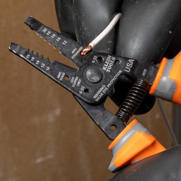 Insulated Klein-KurveÂ® Wire Stripper and Cutter - Image 4