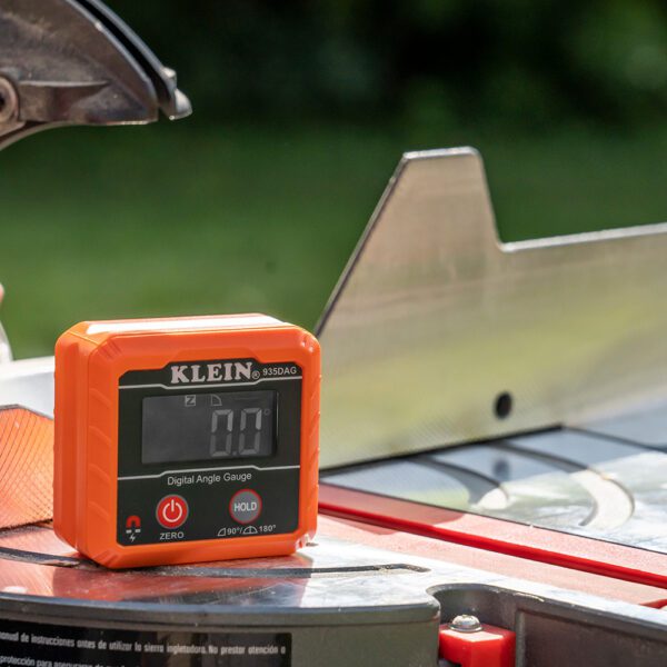 Digital Angle Gauge and Level - Image 4